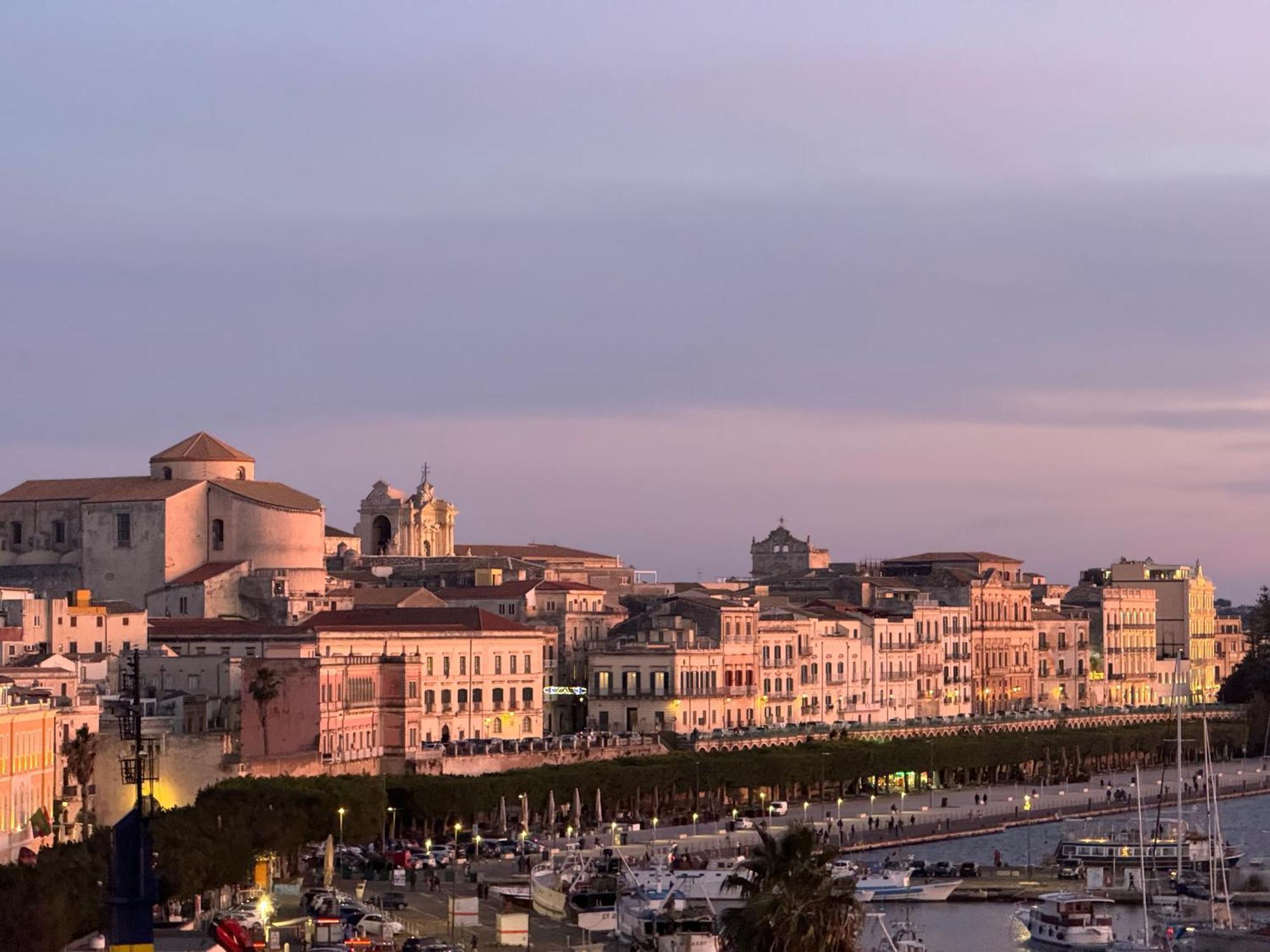 Bed and Breakfast La Terrazza Sul Porto Syrakus Exterior foto